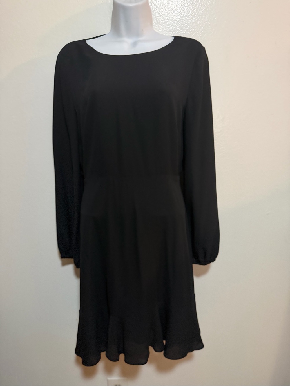 Chelsea28 Black Open-Back Ruffle Mini Dress - Picture 7 of 9